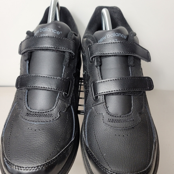 New Balance Women's 577 V1 Hook and Loop Walking Shoe Black Sz 10W - Picture 11 of 11